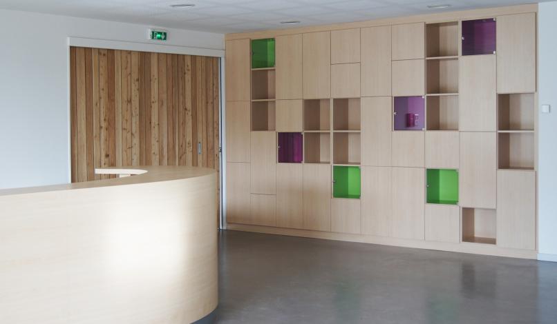 Accueil et meuble-vitrine Accueil et meuble-vitrine