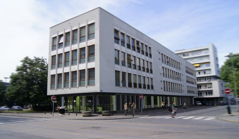 Perspective depuis la rue du manège Perspective depuis la rue du manège